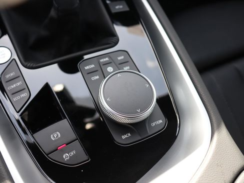 Used 2025 BMW Z4 M40i w/ Premium Package image 15