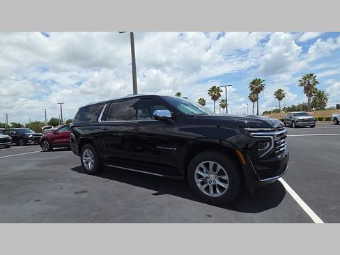 New 2026 Chevrolet Suburban Premier RWD image 27
