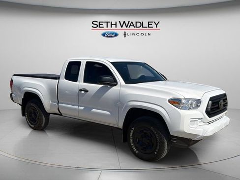 Used 2021 Toyota Tacoma SR AWD/4WD image 1
