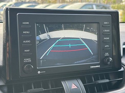 Used 2021 Toyota RAV4 LE image 18