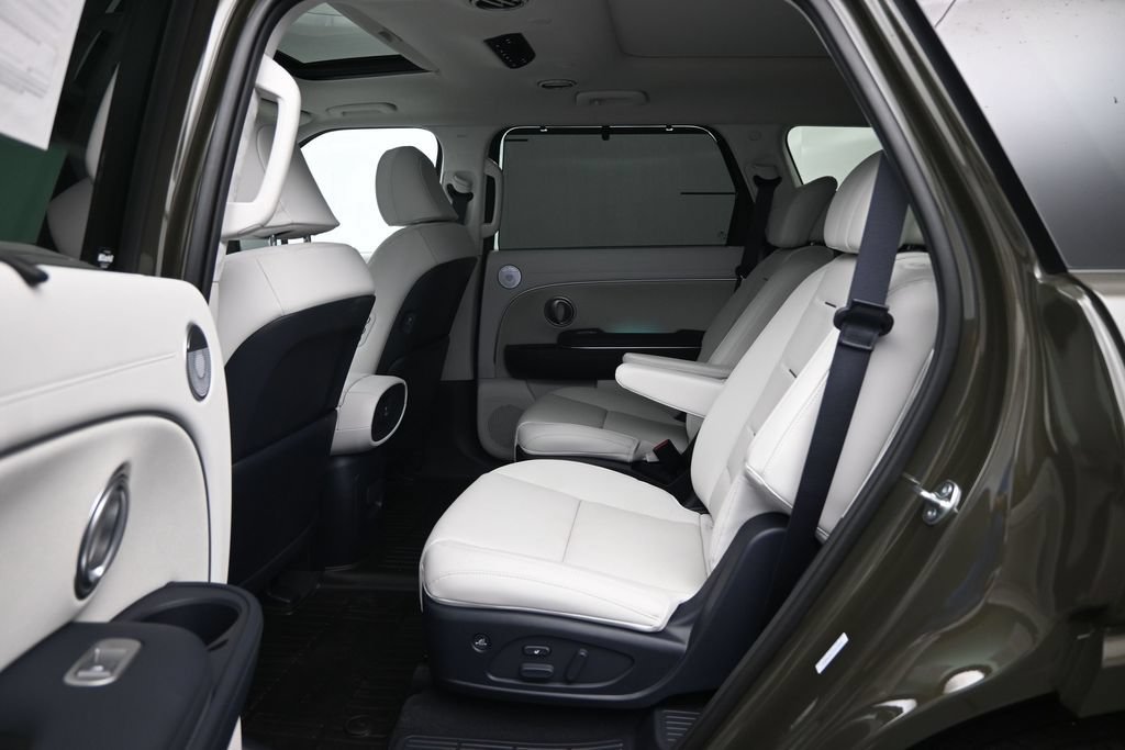 Certified 2026 Hyundai Palisade Calligraphy AWD/4WD image 26