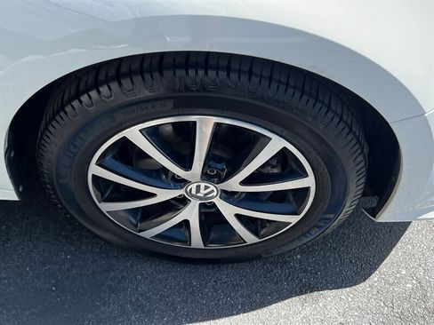 Used 2017 Volkswagen Jetta SE FWD image 11
