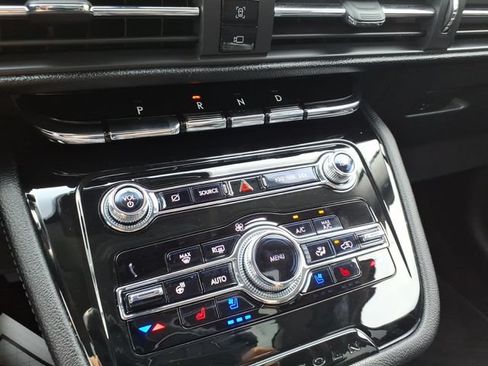 Used 2022 Lincoln Corsair AWD w/ Premium Package image 20