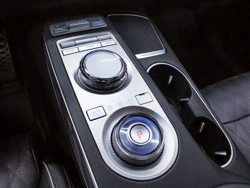 Certified 2025 Genesis GV70 3.5T Sport w/ Sport Advanced Package image 18