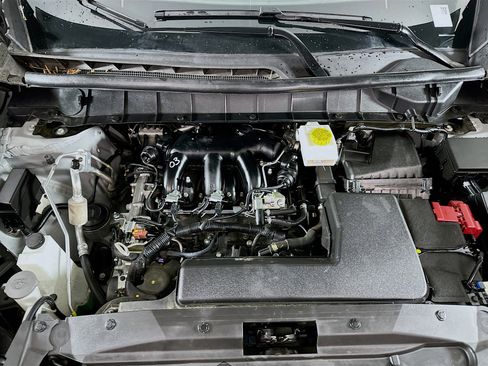 Used 2025 Nissan Pathfinder SV image 34