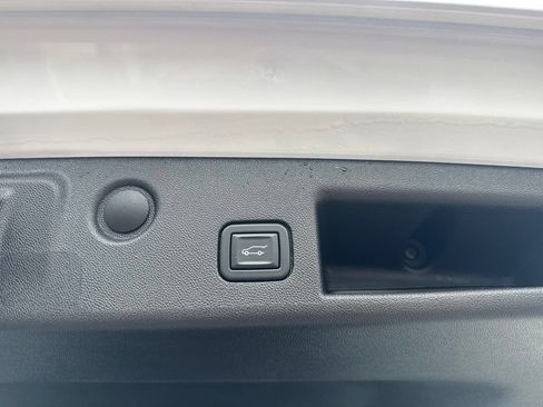 Used 2023 Chevrolet Equinox LT AWD/4WD image 18