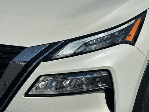 Used 2021 Nissan Rogue SL w/ Premium Package FWD image 11