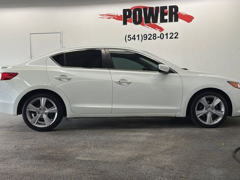 Used 2015 Acura ILX w/ Technology Package FWD image 2