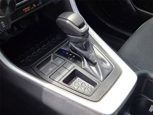 Certified 2022 Toyota RAV4 LE image 24