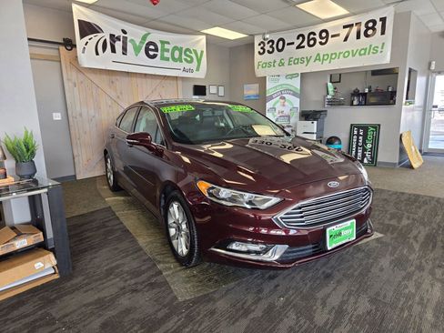 Used 2017 Ford Fusion SE w/ Fusion SE Technology Package image 1