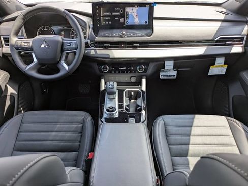 New 2026 Mitsubishi Outlander LE FWD image 15