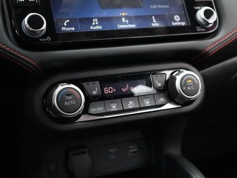 New 2025 Nissan Versa SR w/ Trunk Package image 13