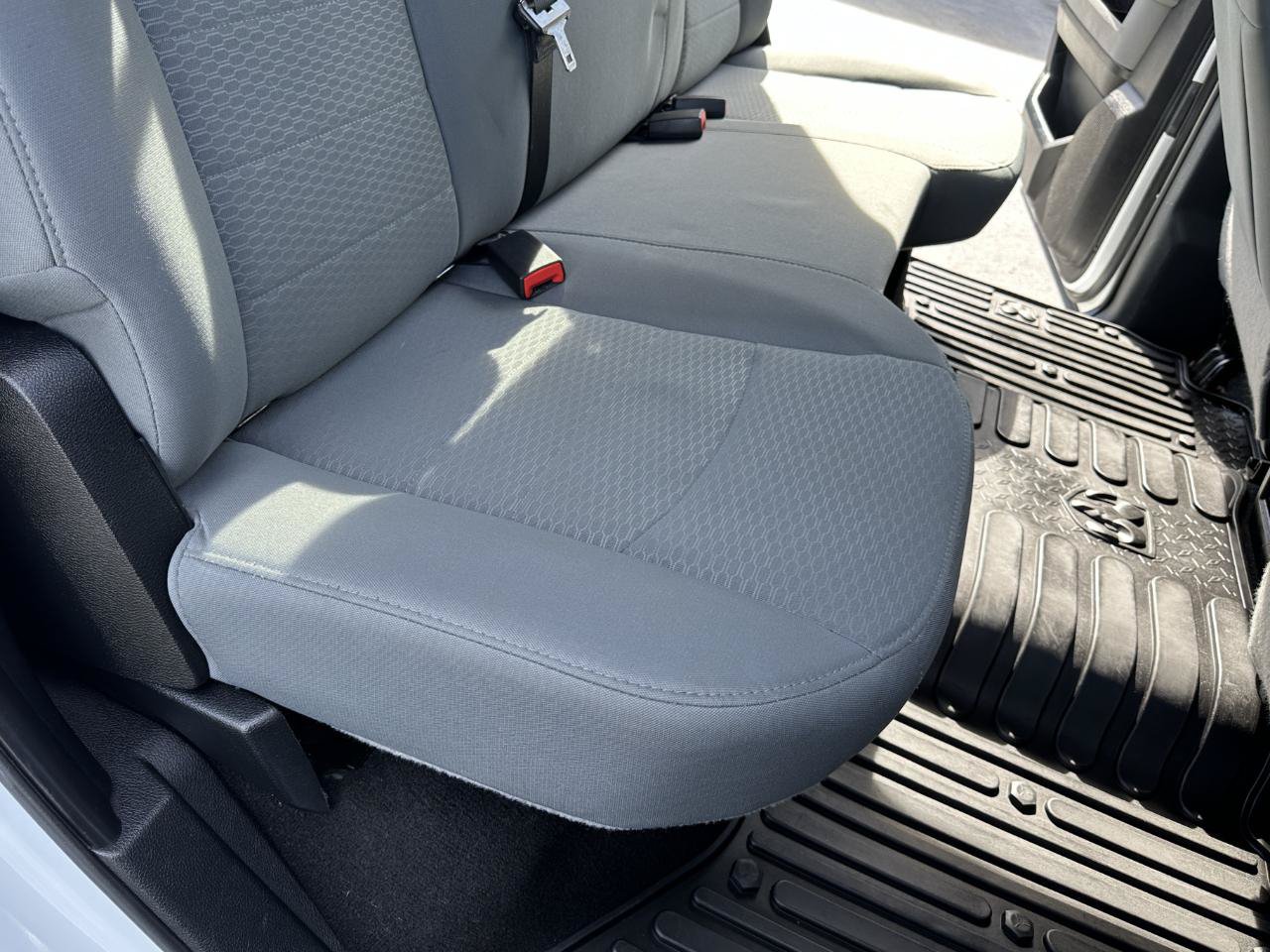 Used 2018 RAM 1500 SLT AWD/4WD image 38