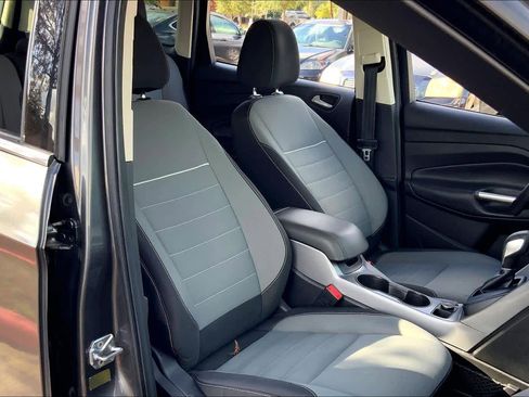 Used 2015 Ford Escape SE image 9
