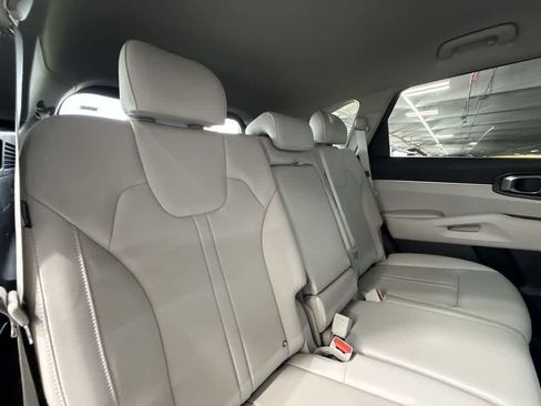 Used 2025 Kia Sorento S FWD image 26