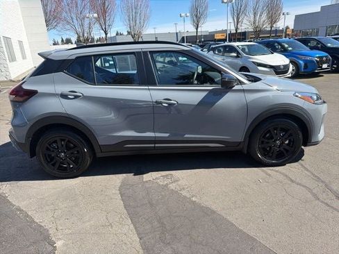 Used 2024 Nissan Kicks SR w/ SR Premium Package FWD image 6