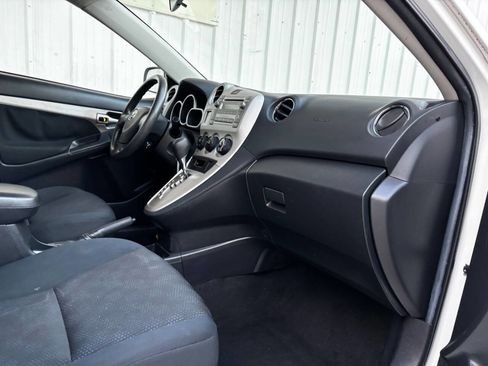 Used 2010 Toyota Matrix image 29