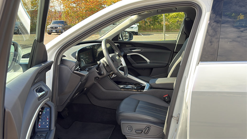 Used 2025 Audi Q5 Premium Plus AWD/4WD image 13