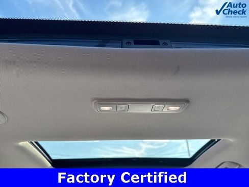 Certified 2023 GMC Acadia SLT w/ Elevation Edition image 17