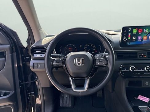 Used 2023 Honda Pilot Touring image 19