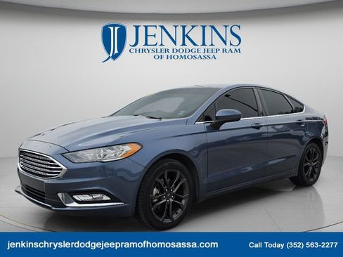 Used 2018 Ford Fusion SE w/ Equipment Group 201A FWD image 10