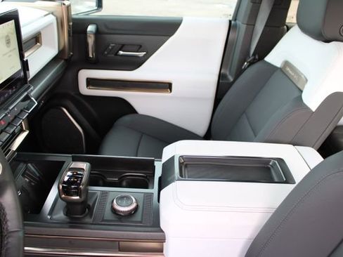 Used 2024 GMC Hummer EV 3X w/ LPO, Illumination Package image 40