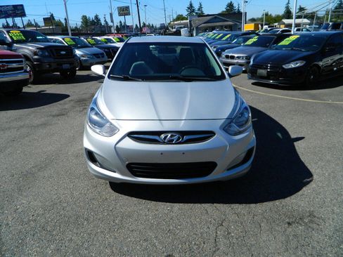 Used 2014 Hyundai Accent GLS image 3