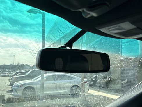 Used 2017 Ford Explorer XLT w/ Equipment Group 202A image 26