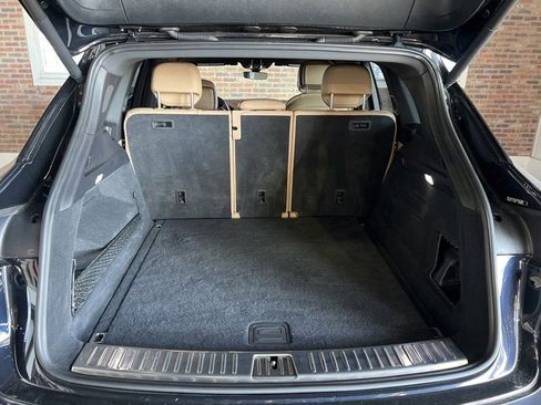 Used 2020 Porsche Cayenne image 37