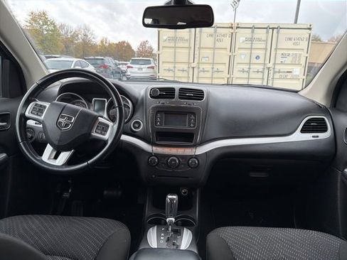 Used 2020 Dodge Journey SE w/ SE Popular Equipment Group image 27