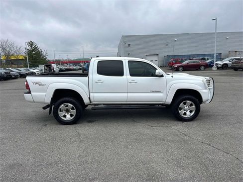 Used 2012 Toyota Tacoma 4x4 Double Cab image 3