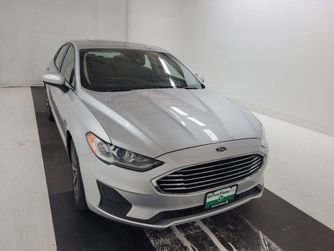 Used 2019 Ford Fusion SE image 14