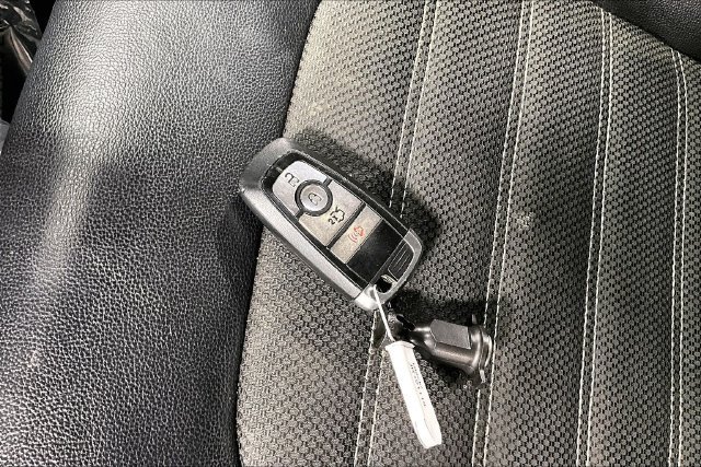 Used 2018 Ford Fusion SE w/ Equipment Group 201A FWD image 30