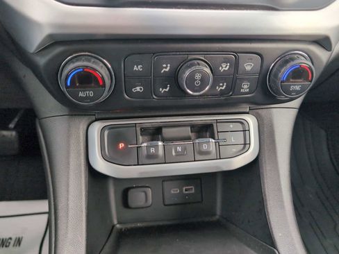 Used 2020 GMC Acadia SLE w/ Driver Convenience Package image 17