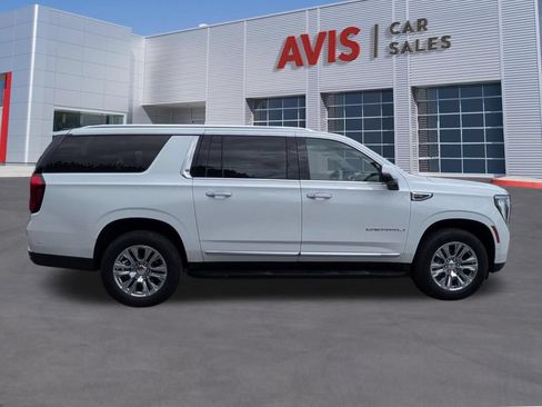 Used 2025 GMC Yukon XL Denali AWD/4WD image 5