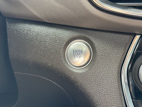 Used 2020 Hyundai Santa Fe SEL w/ Convenience Package image 29