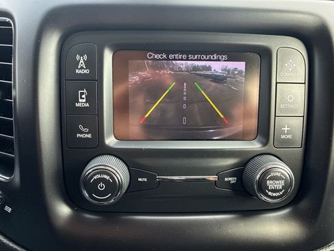 Used 2018 Jeep Compass Latitude w/ Cold Weather Group image 20