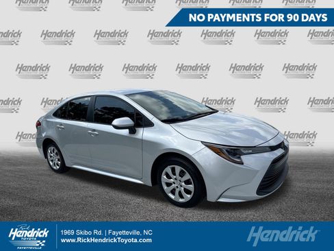 Certified 2025 Toyota Corolla LE FWD image 1