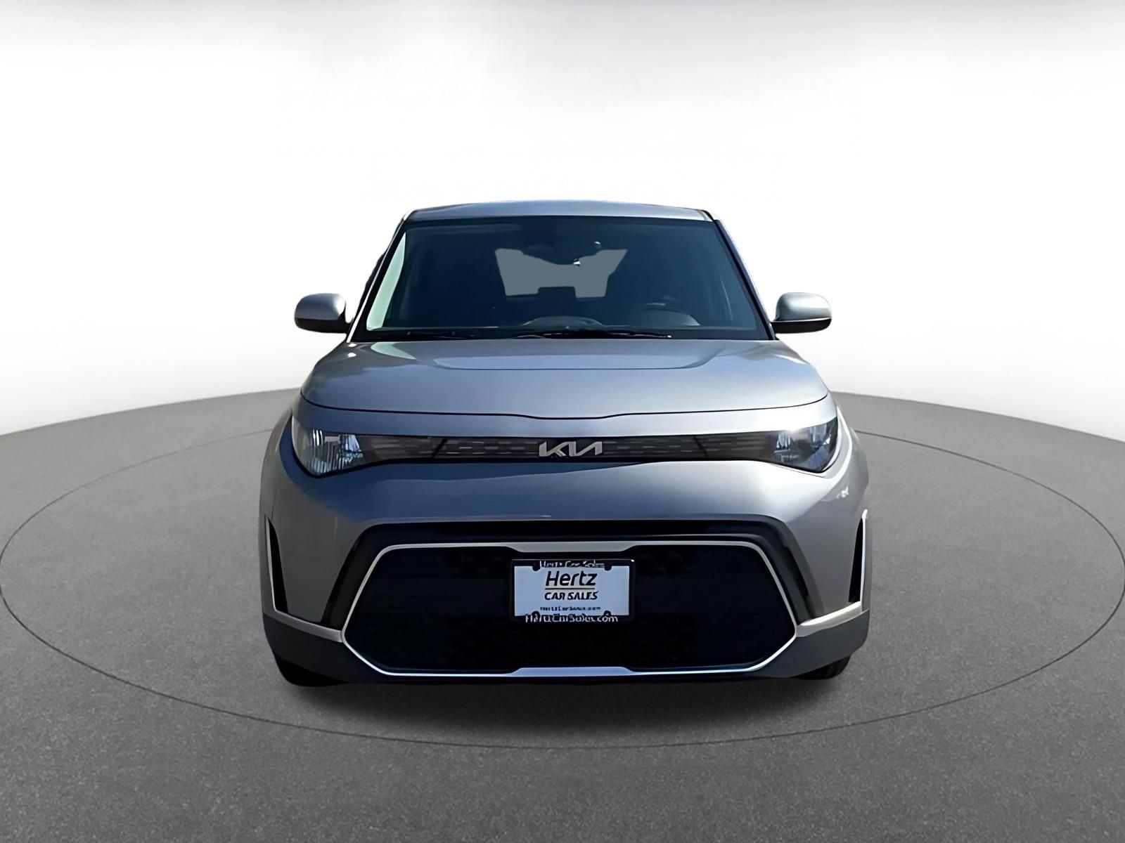Used 2025 Kia Soul LX w/ LX Technology Package FWD image 4