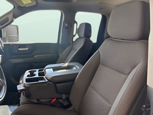 Used 2024 GMC Sierra 2500 Pro w/ Convenience Package image 8