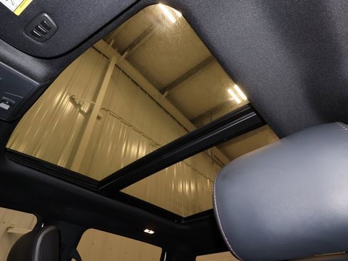 Certified 2022 Ford F250 Platinum w/ FX4 Off-Road Package image 37