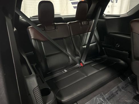 Used 2022 Ford Explorer Platinum w/ Equipment Group 601A AWD/4WD image 23