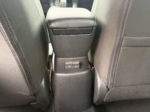 Used 2020 Nissan Versa S FWD image 22