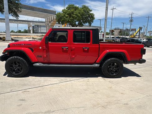 Used 2021 Jeep Gladiator Sport AWD/4WD image 4