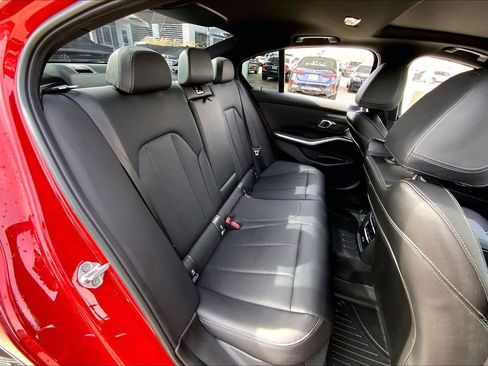Used 2024 BMW 330i Sedan w/ Convenience Package image 18