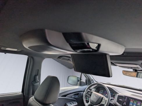 Certified 2022 Honda Pilot Black Edition image 12