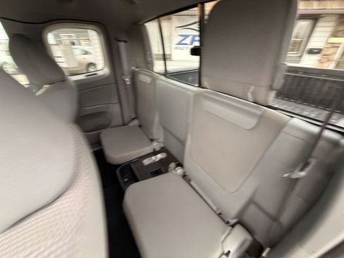 Used 2015 Toyota Tacoma 4x4 Access Cab V6 image 12