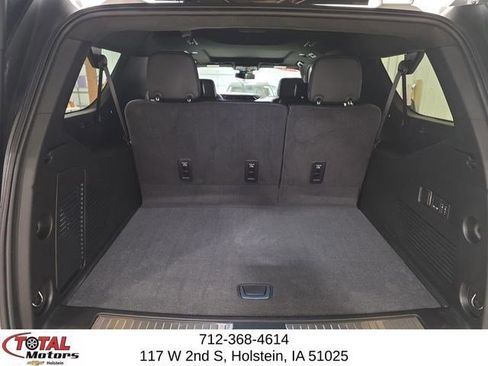 Used 2024 GMC Yukon XL Denali AWD/4WD image 9