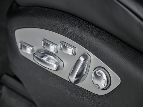 Used 2020 Porsche Macan Turbo image 27