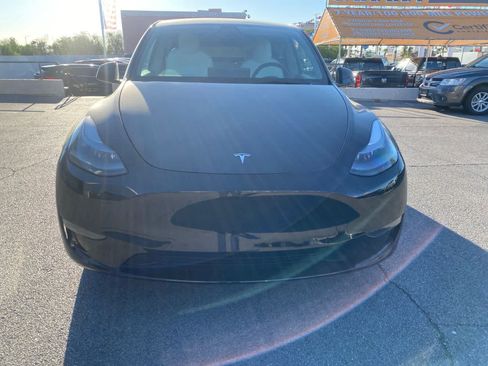 Used 2022 Tesla Model Y Performance AWD/4WD image 2